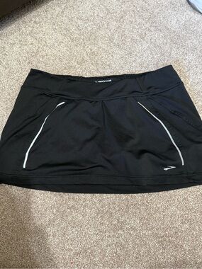Brooks Black Running Skort with Reflective Trim